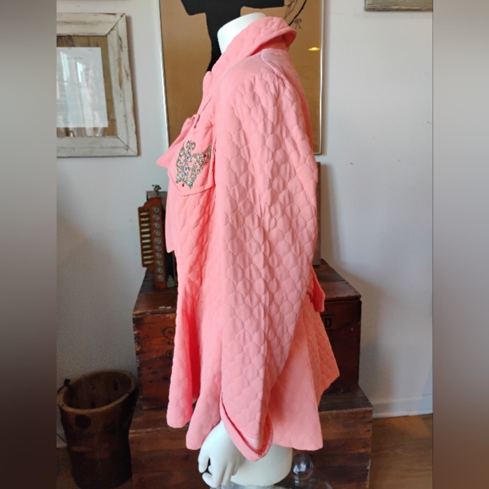 Gorgeous 40's Quilted Coral Jacket Size M/L. - Picture 3 of 12